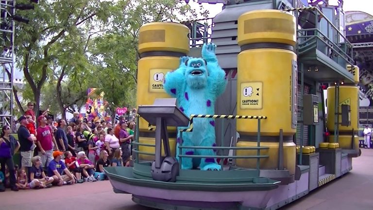 Disney Pixar Parade - Hollywood Studios - Monsters INC.